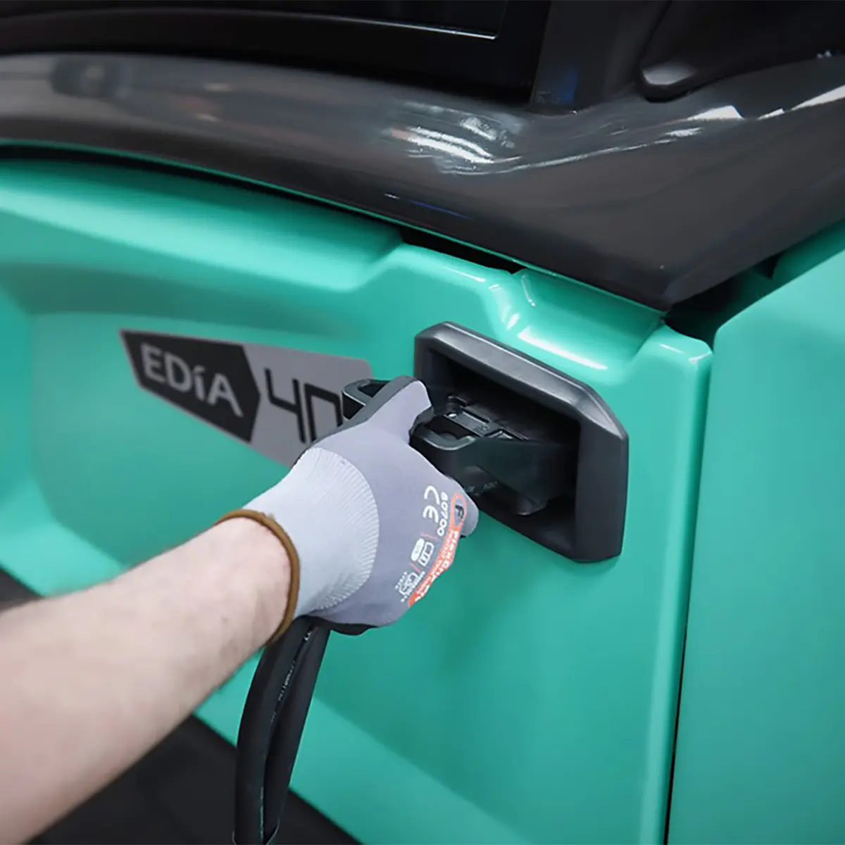 prise de chargement de batterie lithium sur un chariot élévateur